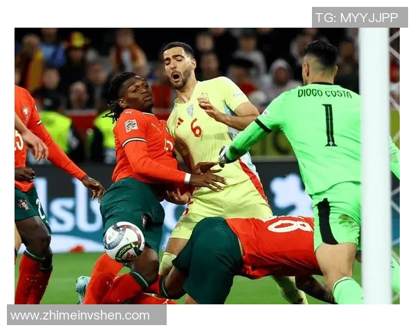 足球明星射门瞬间集锦帅气踢球视频让你感受激情与魅力